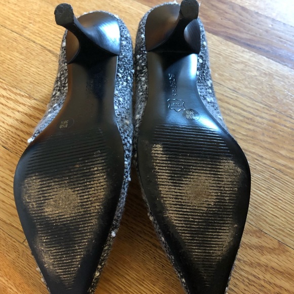 BCBG Flannel pointed toe grey heels - Picture 3 of 3